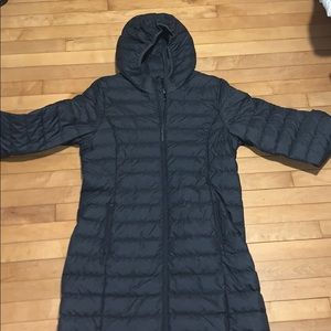 TNA Aritzia botaine packable puffer